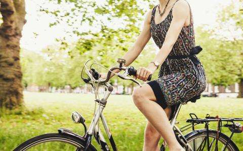 Green tourism; exploring Paris by bike