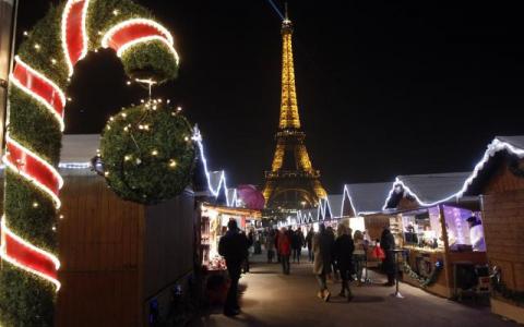 Spend an a wonderful end of year holiday in Paris
